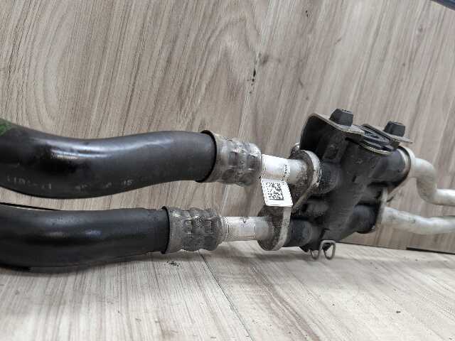 16-19 OEM BMW F90 M5 G12 750 G30 M550 Transmission Oil Cooler Line Inlet Outlet