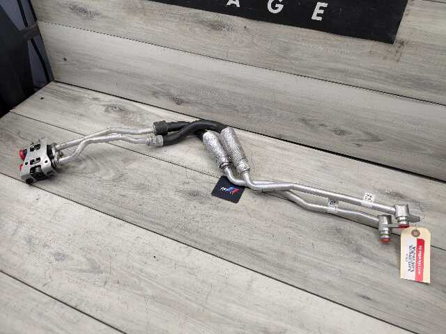 16-19 OEM BMW F90 M5 G12 750 G30 M550 Transmission Oil Cooler Line Inlet Outlet