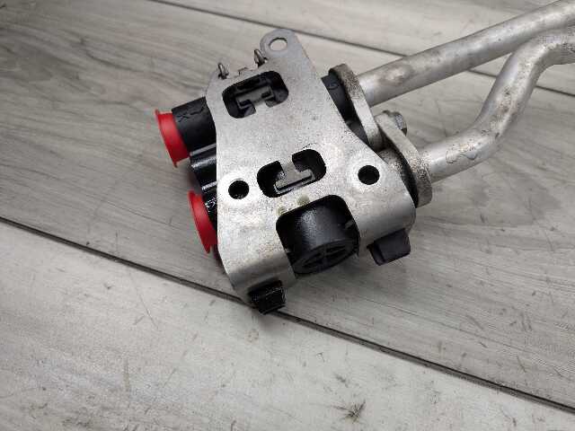 16-19 OEM BMW F90 M5 G12 750 G30 M550 Transmission Oil Cooler Line Inlet Outlet