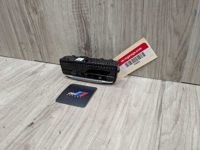 OEM BMW G20 G22 G23 G26 G42 G80 G82 AC Rear Heater Climate Control Switch Panel