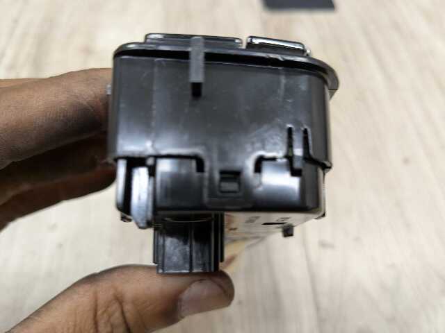 OEM BMW G20 G22 G23 G26 G42 G80 G82 AC Rear Heater Climate Control Switch Panel