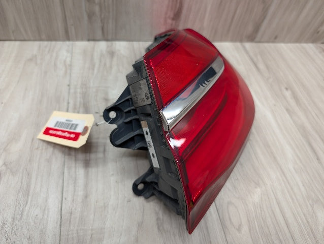 16-19 OEM BMW G11 G12 740 750 M760 B7 Rear Right Passenger Outer LED Tail Light
