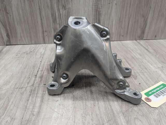OEM BMW G20 G22 G23 G26 G42 RWD Right Passenger Engine Mount Support Bracket B58