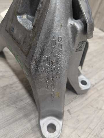 OEM BMW G20 G22 G23 G26 G42 RWD Right Passenger Engine Mount Support Bracket B58