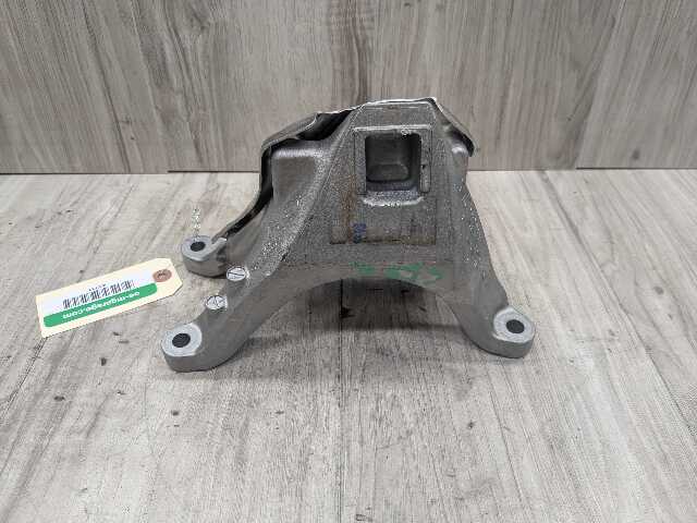 OEM BMW G20 G22 G23 G26 G42 RWD Right Passenger Engine Mount Support Bracket B58