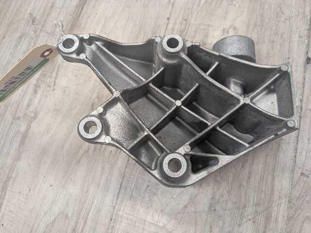 OEM BMW G20 G22 G23 G26 G42 RWD Left Driver Engine Mount Support Bracket B58