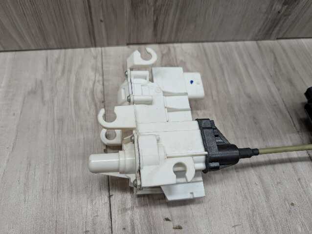16-22 OEM BMW G11 G12 FRONT LEFT DRIVER Side Door Lock Latch Actuator SOFT CLOSE