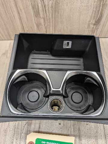 16-19 OEM BMW G11 G12 740 750 M760 Center Console Cup Holder USB Charging Port