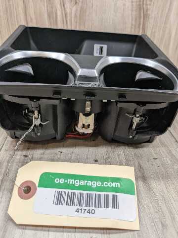 16-19 OEM BMW G11 G12 740 750 M760 Center Console Cup Holder USB Charging Port