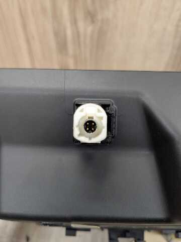 16-19 OEM BMW G11 G12 740 750 M760 Center Console Cup Holder USB Charging Port