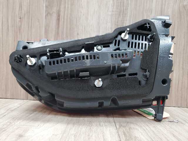 *16-19 OEM BMW G11 G12 740 750 M760 Rear Left Driver Inner Trunk LED Tail Light