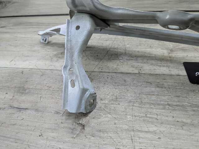 16-22 OEM BMW F48 X1 28i 28iX Front Left Driver Side Fender Holder Bracket