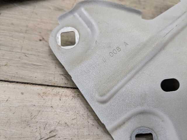 16-22 OEM BMW F48 X1 28i 28iX Front Left Driver Side Fender Holder Bracket