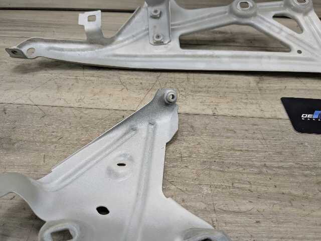 16-22 OEM BMW F48 X1 28i 28iX Front Left Driver Side Fender Holder Bracket