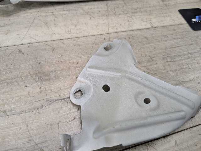 16-22 OEM BMW F48 X1 28i 28iX Front Left Driver Side Fender Holder Bracket