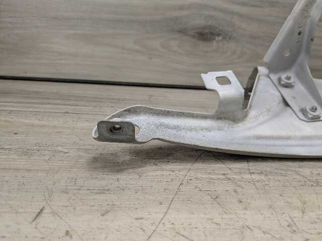 16-22 OEM BMW F48 X1 28i 28iX Front Left Driver Side Fender Holder Bracket