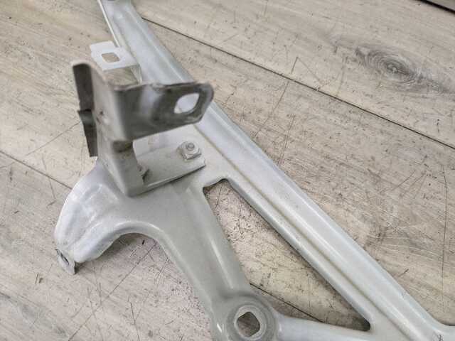 16-22 OEM BMW F48 X1 28i 28iX Front Right Passenger Fender Holder Bracket