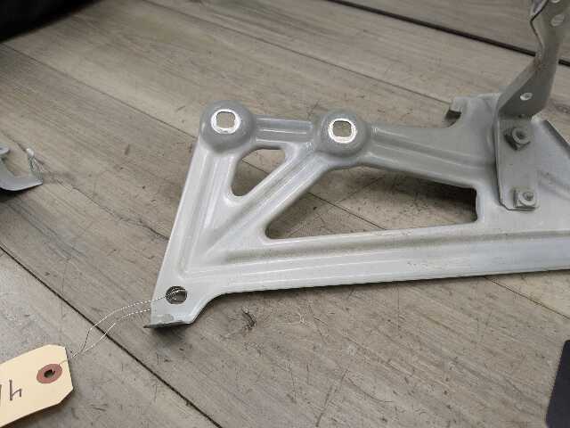 16-22 OEM BMW F48 X1 28i 28iX Front Right Passenger Fender Holder Bracket