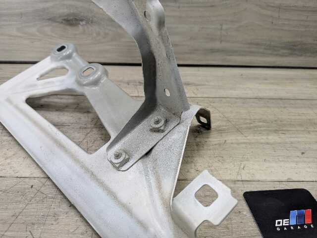 16-22 OEM BMW F48 X1 28i 28iX Front Right Passenger Fender Holder Bracket