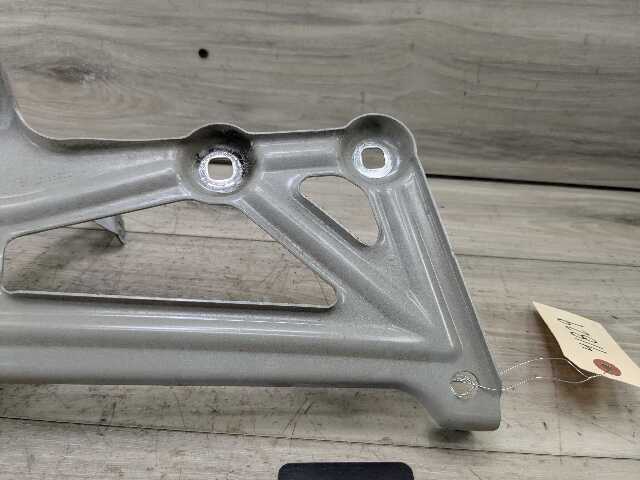 16-22 OEM BMW F48 X1 28i 28iX Front Right Passenger Fender Holder Bracket