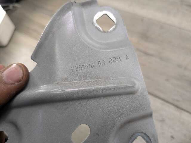 16-22 OEM BMW F48 X1 28i 28iX Front Right Passenger Fender Holder Bracket