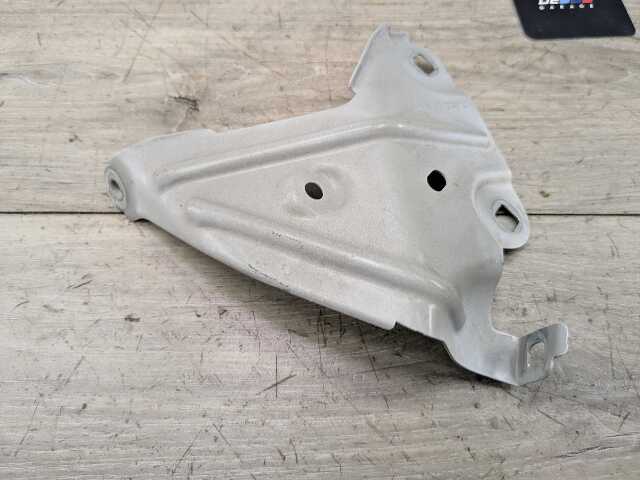 16-22 OEM BMW F48 X1 28i 28iX Front Right Passenger Fender Holder Bracket