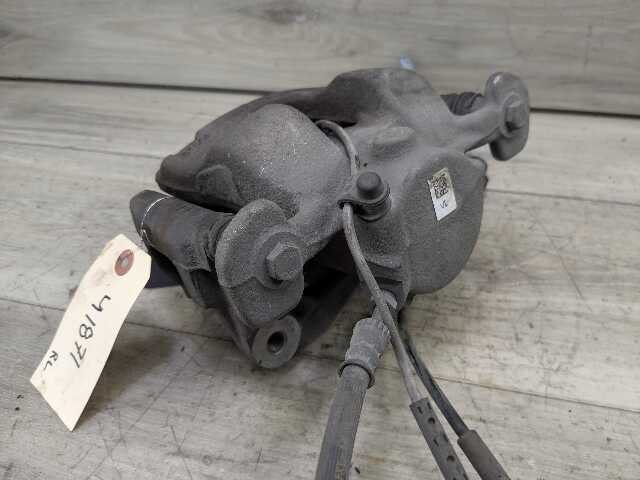 16-24 OEM BMW F39 F44 F48 X1 X2 28 228 B46 FRONT Left Driver Side Brake Caliper