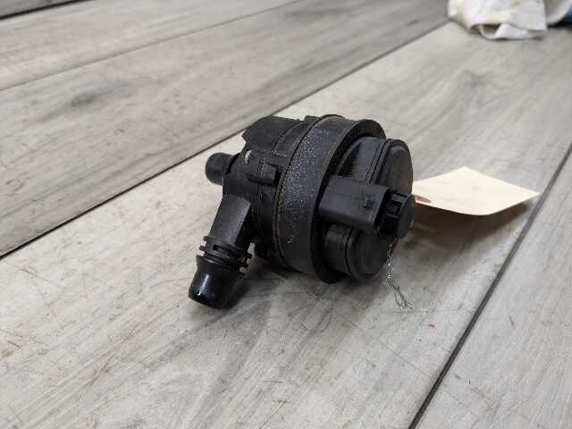 OEM BMW F23 F30 F32 F36 F80 F82 M3 Engine B46 S55 Auxiliary Coolant water Pump