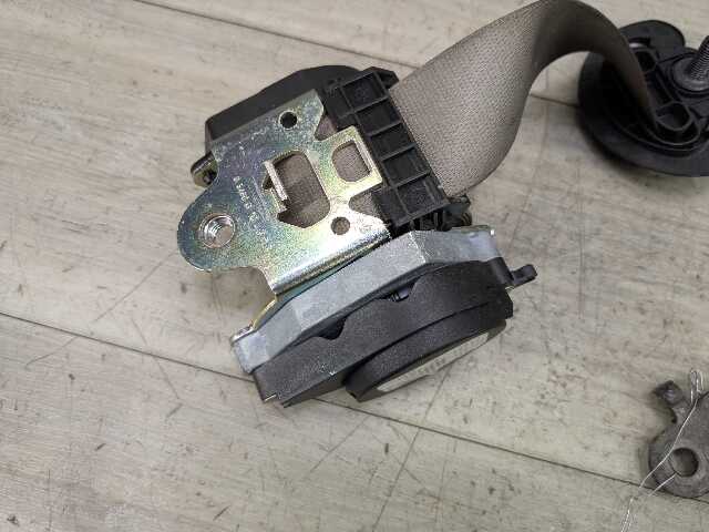 11-16 OEM BMW F10 528 535 550 M5 Front Right Passenger Seatbelt Retractor Beige