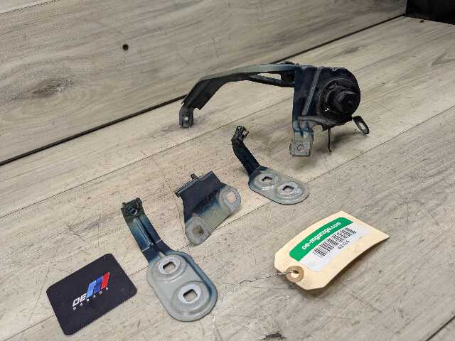 11-16 OEM BMW F10 528 535 550 Front Right Passenger Fender Holder Brackets SET
