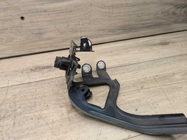 11-16 OEM BMW F10 528 535 550 Front Right Passenger Fender Holder Brackets SET