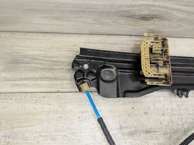 OEM BMW F10 528 535 550 M5 FRONT Right Passenger Door Window Regulator Motor
