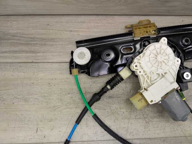 OEM BMW F10 528 535 550 M5 FRONT Right Passenger Door Window Regulator Motor