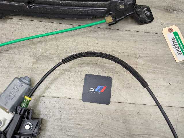 OEM BMW F10 528 535 550 M5 FRONT Right Passenger Door Window Regulator Motor