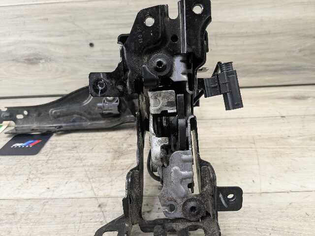 OEM BMW G20 G22 G23 G26 G42 Front Left Driver Headlight Support Mount Bracket