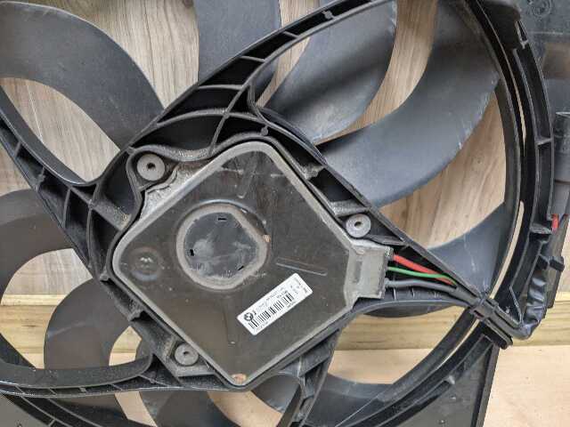 OEM BMW F22 F23 F30 F31 F32 F33 F36 N20 N26 N55 Radiator Cooling Fan Shroud 600W