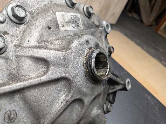 07-10 OEM BMW E70 E71 X5 X6 X5M X6M AWD Front Differential Axle Carrier 3.91