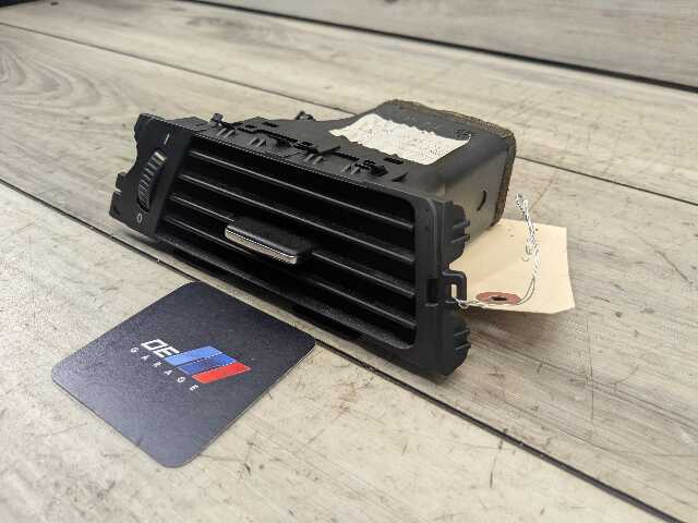 06-13 OEM BMW E90 E92 E93 335 328 M3 Left Driver Side Dashboard Air Vent