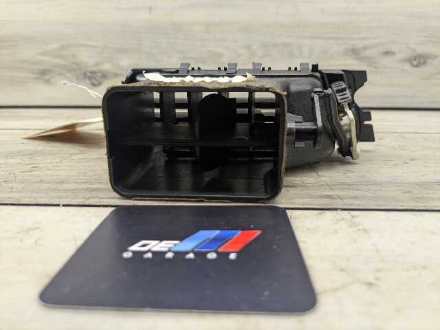 06-13 OEM BMW E90 E92 E93 335 328 M3 Left Driver Side Dashboard Air Vent