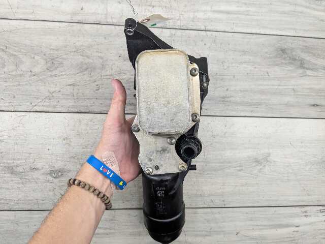 16-20 OEM BMW F22 F30 F32 F36 G01 G30 X3 330 430 Engine B46 Oil Filter Housing