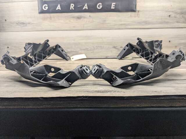 09-11 BMW E90 E91 LCI Front Left Right Headlight Arm Bracket Mount Plastic SET