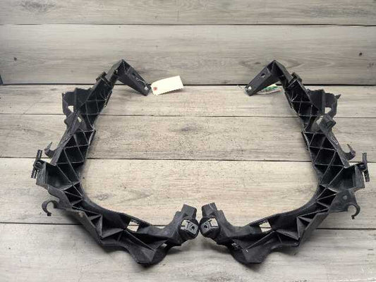 09-11 BMW E90 E91 LCI Front Left Right Headlight Arm Bracket Mount Plastic SET