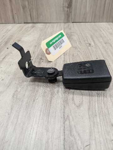 OEM BMW E70 E71 X5 X6 X5M X6M REAR Left or Right Seatbelt Seat Belt Strap Buckle
