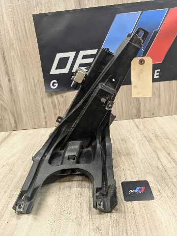 OEM BMW E70 E71 X5 X6 X5M X6M Front Right Passenger Fender Mount Support Bracket