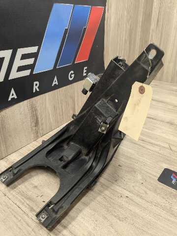 OEM BMW E70 E71 X5 X6 X5M X6M Front Right Passenger Fender Mount Support Bracket