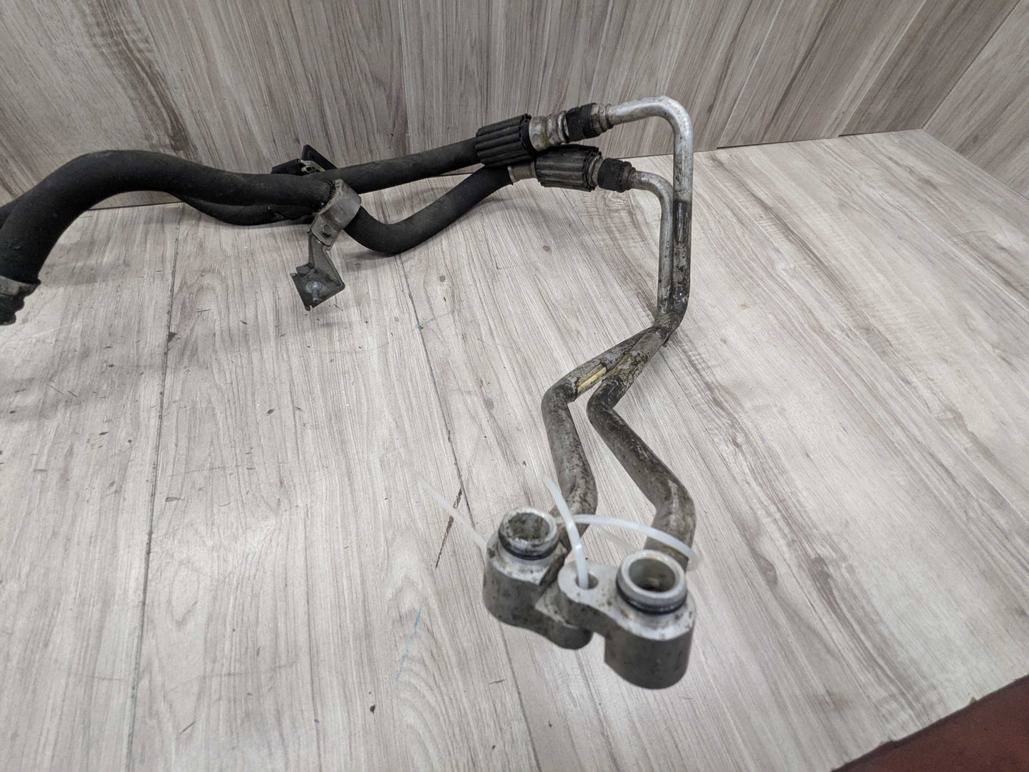 10-14 OEM BMW E70 E71 X5M X6M Engine S63 Transmission Oil Cooler Hose Pipe Lines
