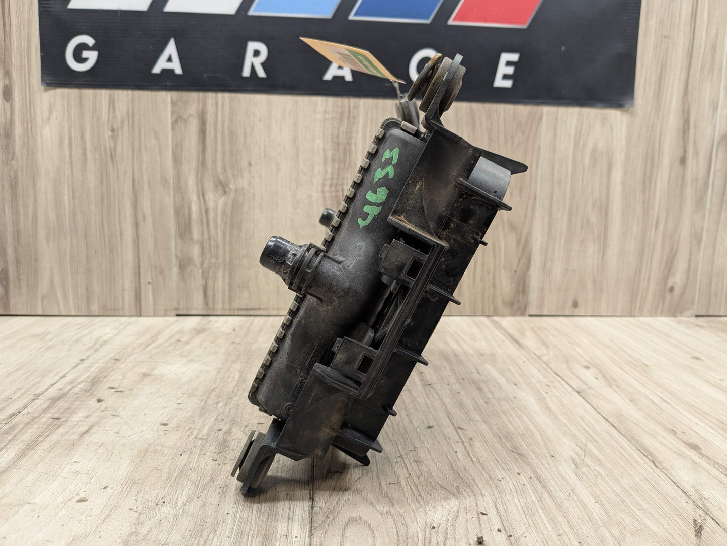12-15 OEM BMW F22 F30 F32 F34 F36 Engine Oil Cooler Radiator Passenger Right