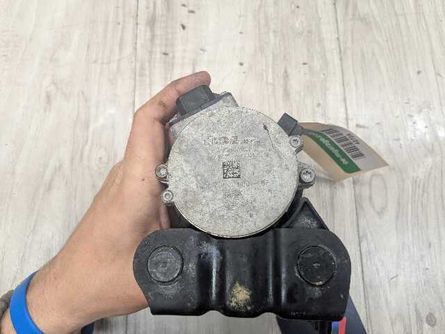 08-14 OEM BMW E70 X5M X6M Engine S63 Auxiliary Coolant Water Pump