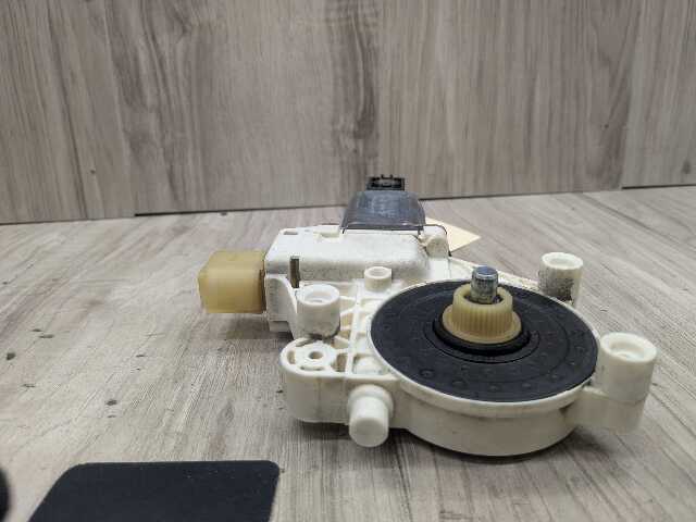 07-16 OEM BMW E89 E92 E93 328 335 M3 Right Passenger Door Window Regulator Motor