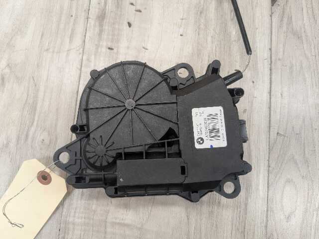 16-22 OEM BMW F48 X1 28i 28iX Rear Liftgate Trunk Lid Latch Lock Opener Actuator